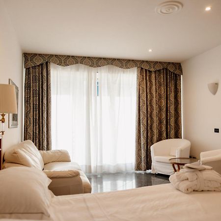Grand Hotel Mediterranee ألاسيو المظهر الخارجي الصورة