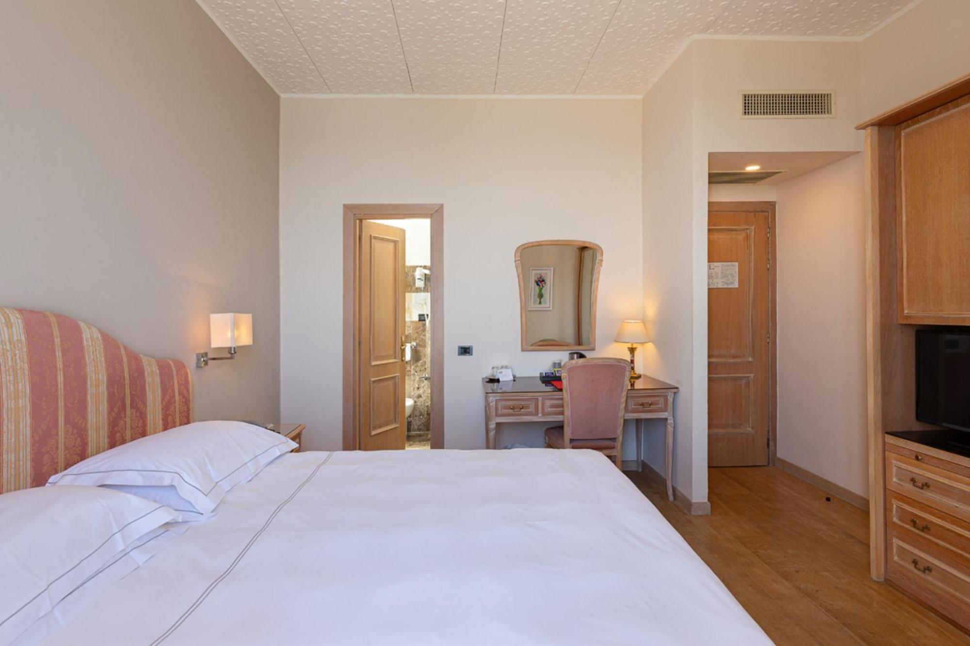 Grand Hotel Mediterranee ألاسيو المظهر الخارجي الصورة