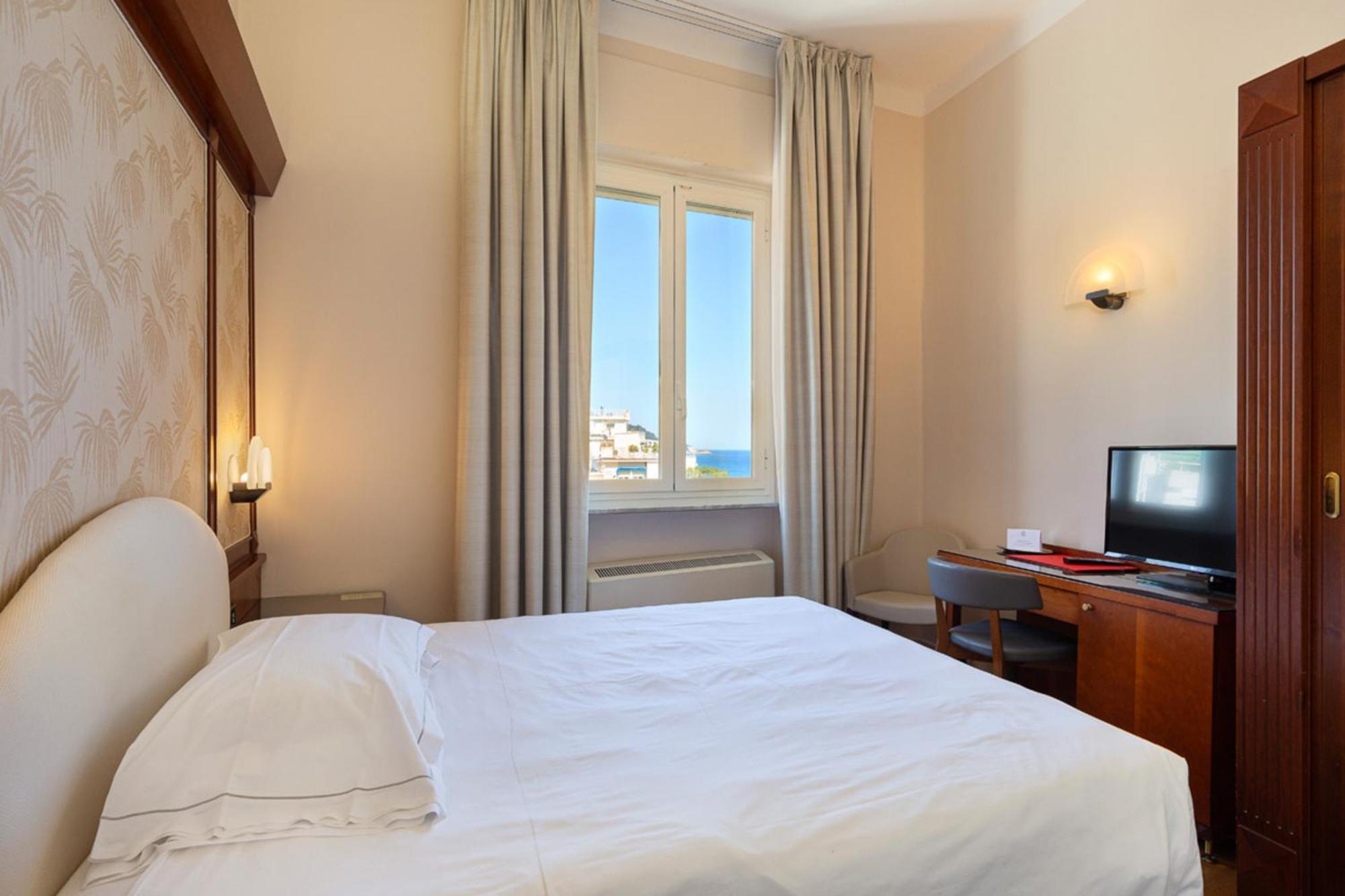 Grand Hotel Mediterranee ألاسيو المظهر الخارجي الصورة