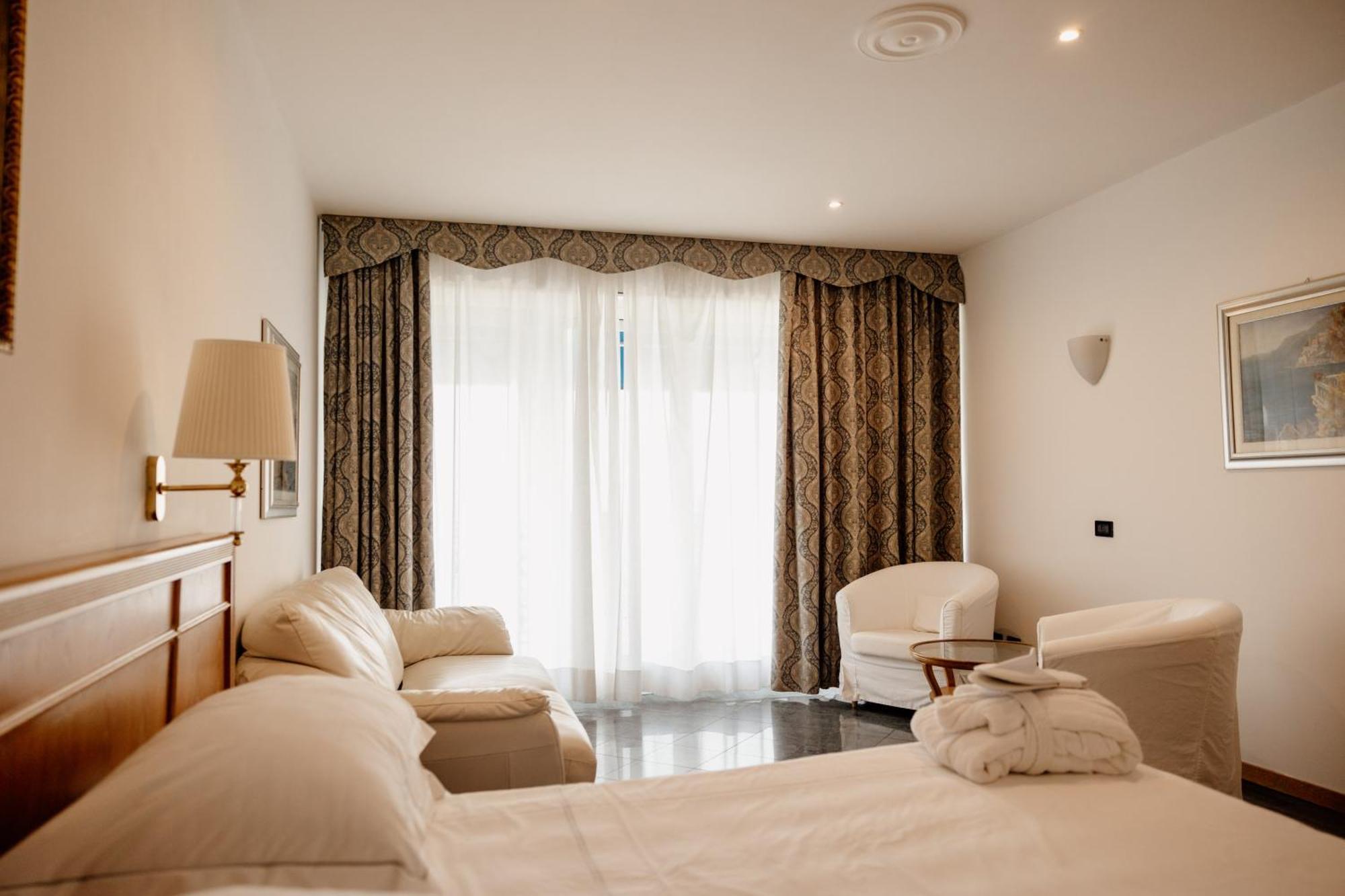 Grand Hotel Mediterranee ألاسيو المظهر الخارجي الصورة